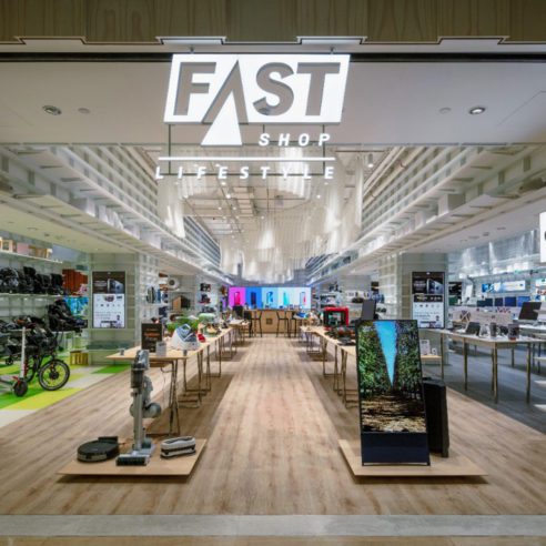 Fast Shop Lifestyle, no Shopping Ibirapuera, assinada pelo arquiteto japonês Kengo Kuma | Foto: Divulgação