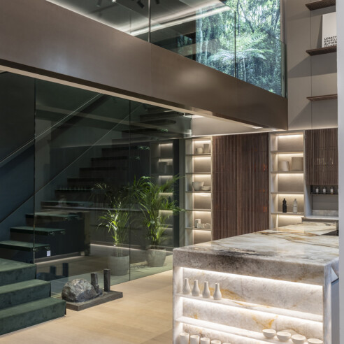 Nova flagship da Ornare, em Milão, está no Quadrilatero della Moda, e é parte da expansão internacional da marca de mobiliário de luxo | Foto: Ruy Teixeira/ Divulgação