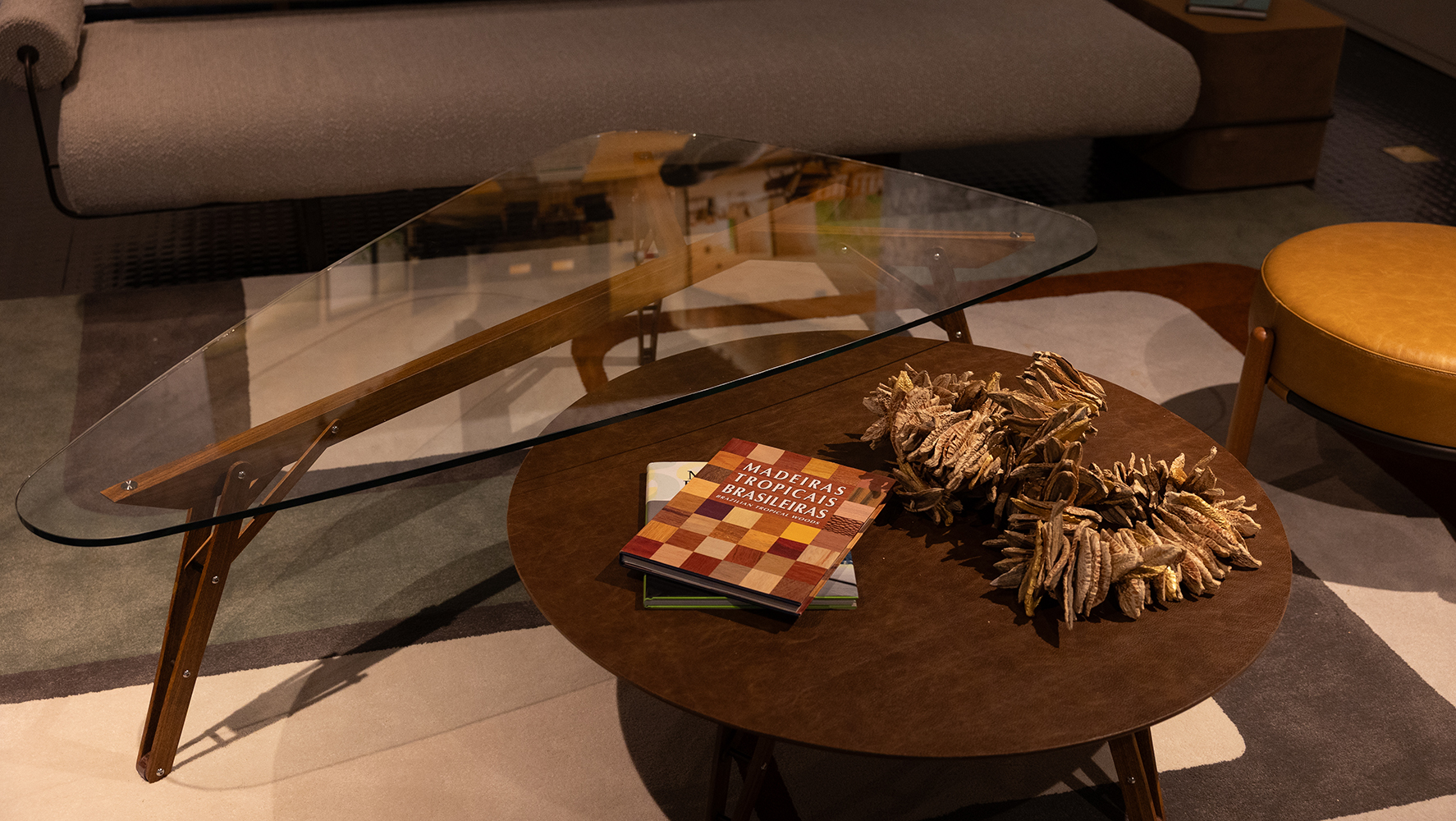 Mobiliário assinado por Carlo Hauner e Martin Eisler - da Forma - e por Pedro Useche foi destaque em mostra do Studio+, na Panamericana | Foto: Fabiano Sanches/ DW!