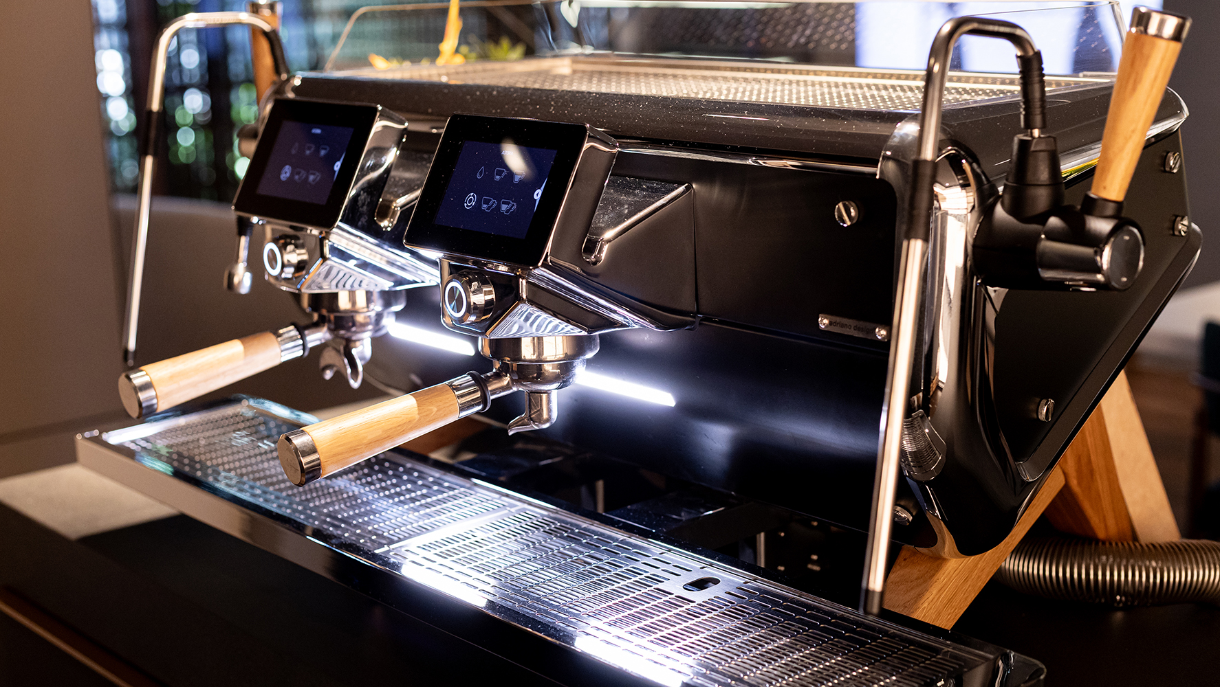 Máquina de café Storm, da empresa Astoria, teve design premiado pelo German Design Award (2019) | Foto: Monique Araújo/ DW!