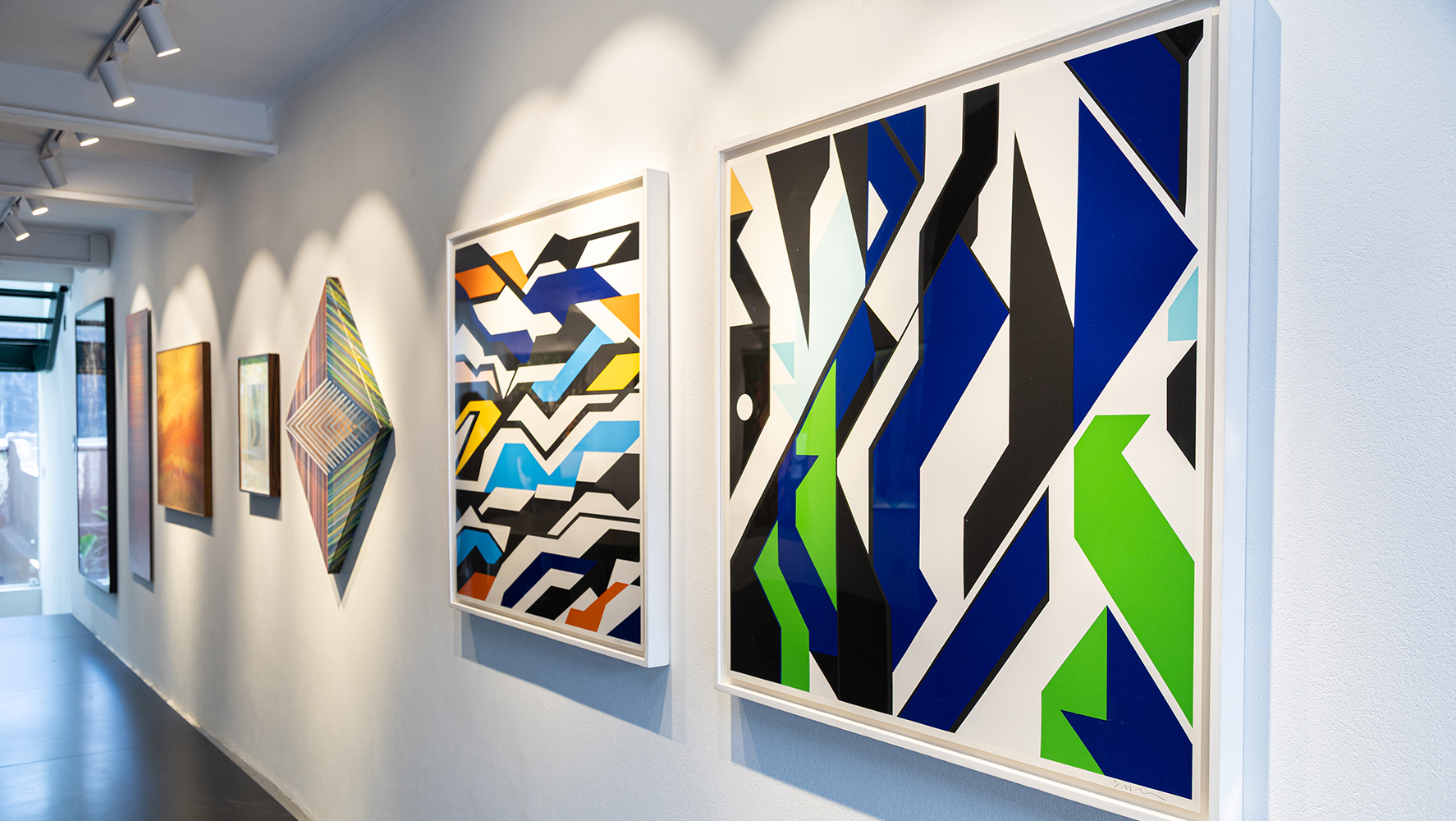 Obras da mostra coletiva 'Ars, Artis. Techne, Digitalis’, na Sergio Gonçalves Galeria | Foto: Monique Araújo/ DW!