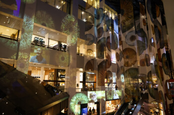 'Olhares do Design' traz as íris de profissionais da arquitetura e do design em instalação no D&D Shopping | Foto: Fabiano Sanches/ DW!