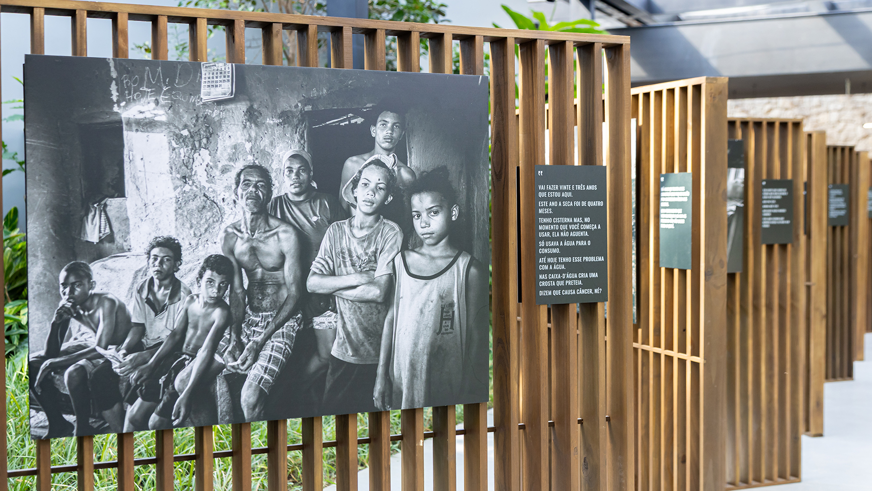 Exposição 'Água Brasil', do fotógrafo Érico Hiller, retrata a crise hídrica no Brasil. Em cartaz até 05 de abril, no Roca São Paulo Gallery | Foto: Monique Araújo/ DW!