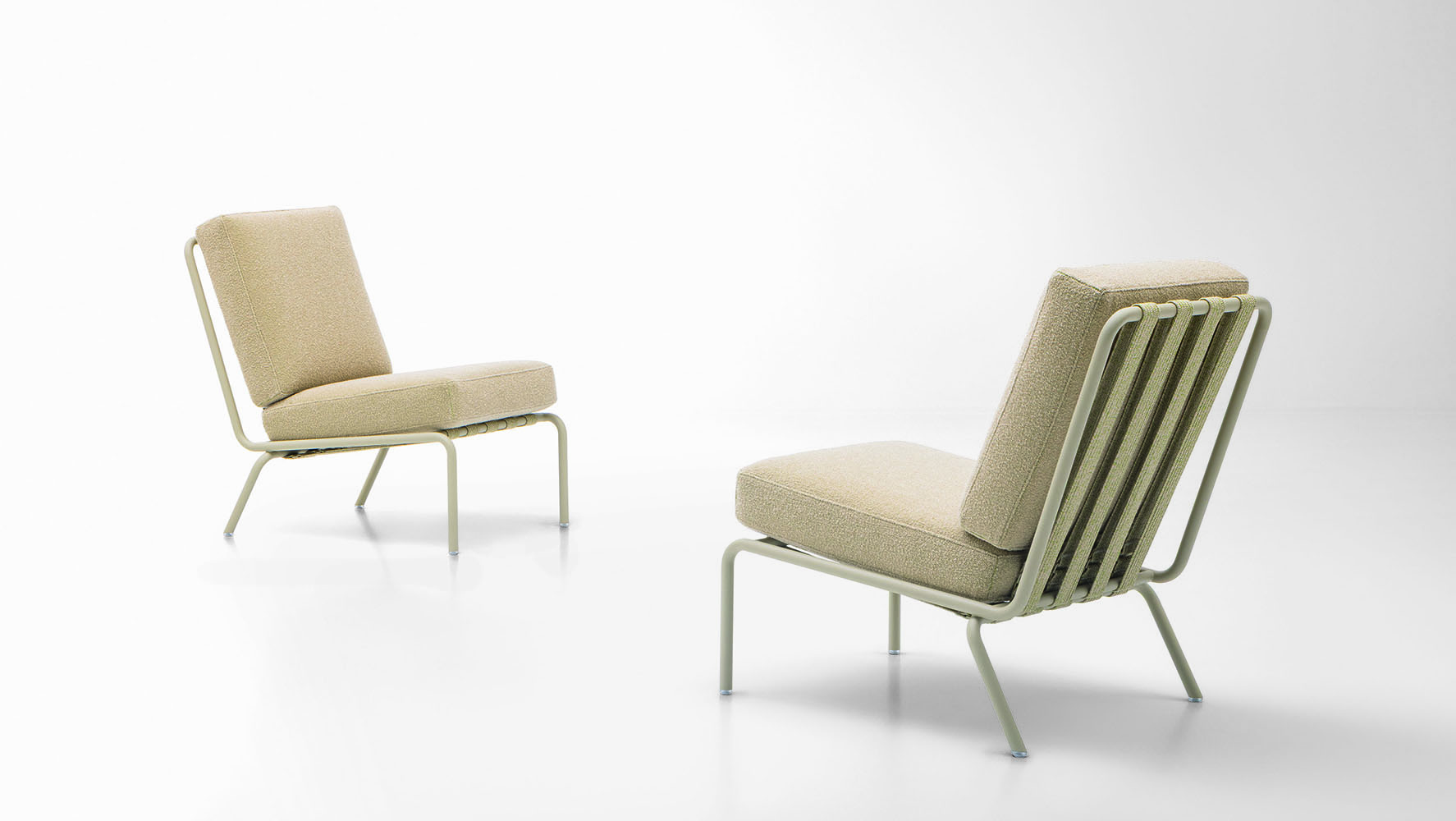 Poltrona Azul, design de Lina Bo Bardi reeditada por Paola Lenti | Foto: Sergio Chimenti/ Divulgação