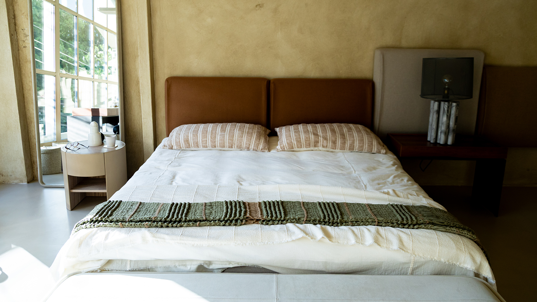 Loja-estúdio do Studio Objeto, na Vila Madalena, reúne objetos e móveis criados com precisão basilar | Foto: Monique Araújo/ DW!