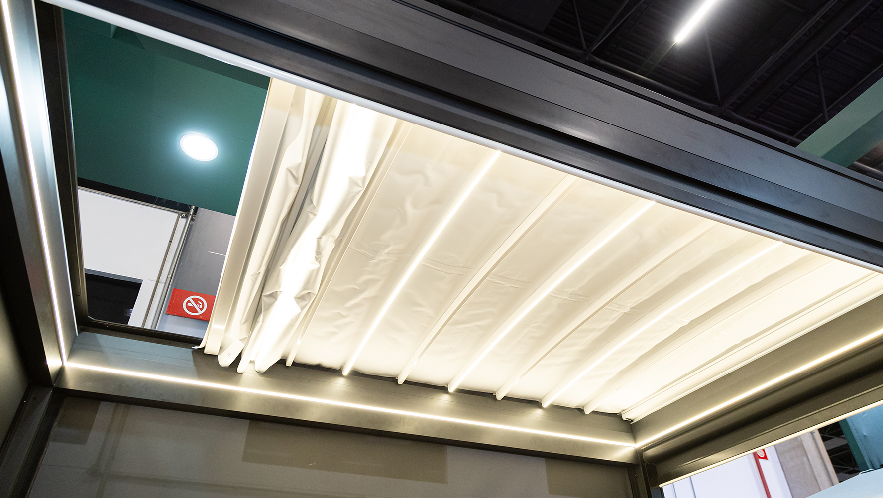 produto em destaque no estande da Amorim Cortinas na Haus Decor Show, durante a DW!SP 2025 | Foto: Monique Araújo/ DW!