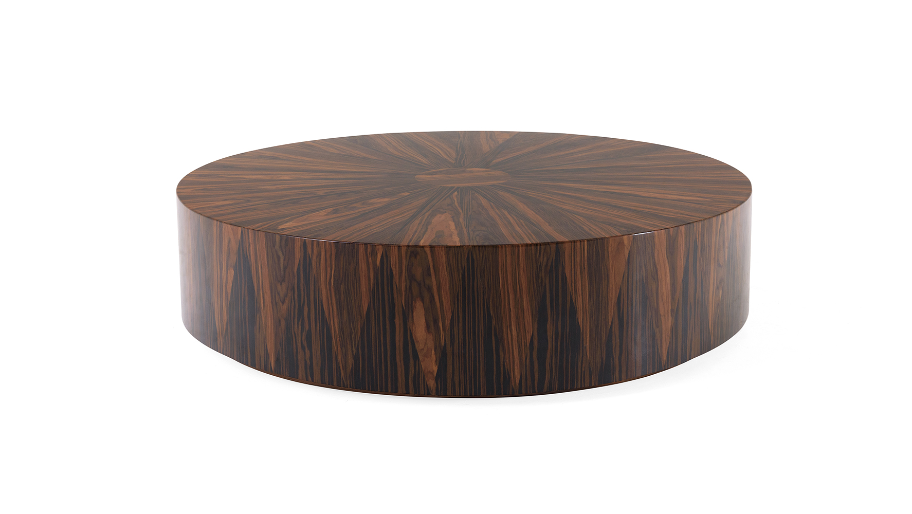 Mesa de centro Lux da coleção Arcanum, da Artefacto, a oitava assinada por Patricia Anastassiadis | Foto: Divulgação