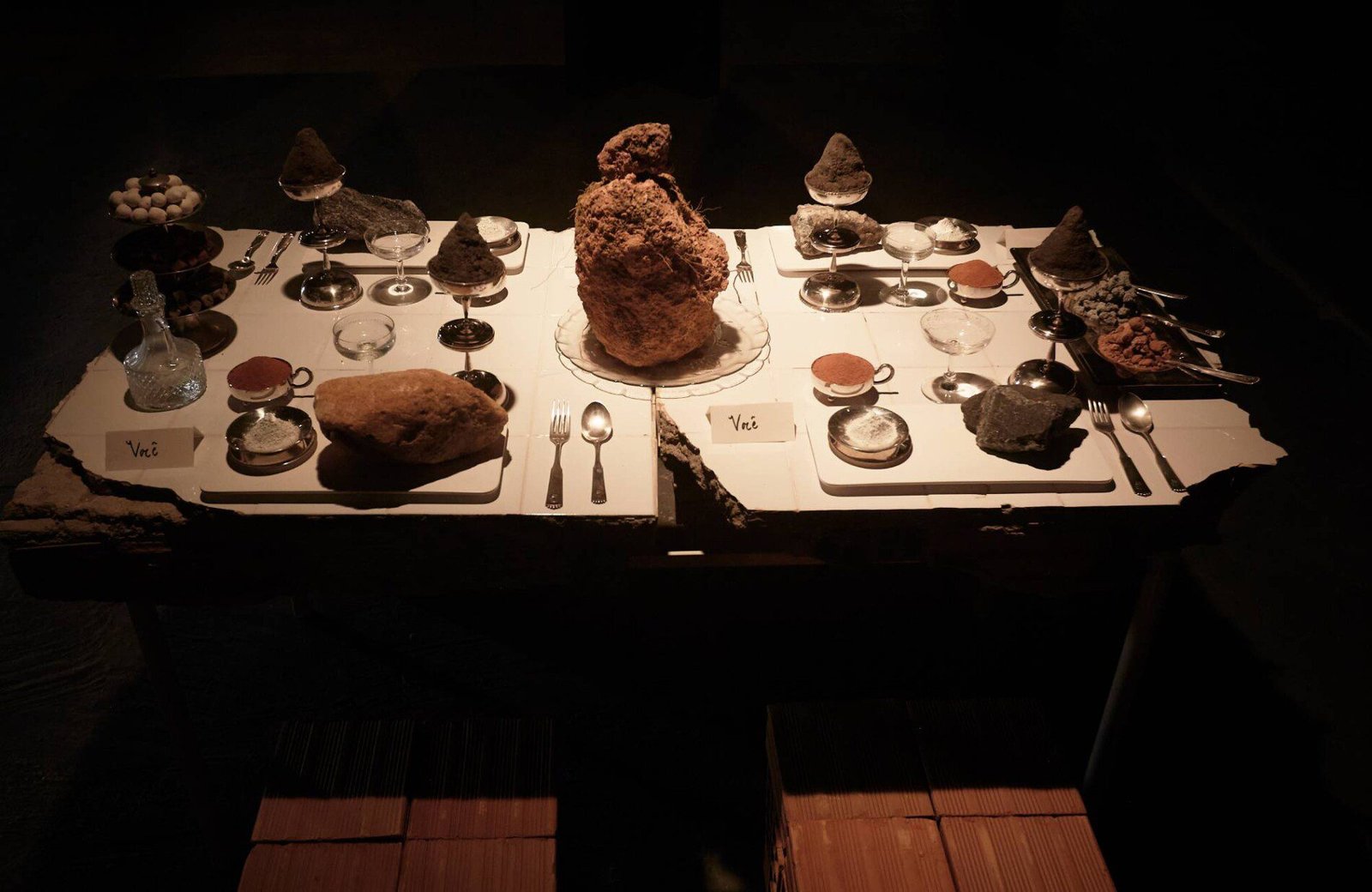 DW! Rio 2025: feira DEX realiza exposição Gênesis Tectônica, com ...