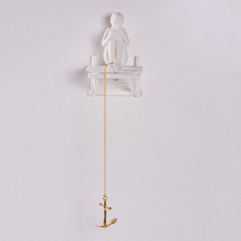 Escultura Menina Âncora Ponte Branca